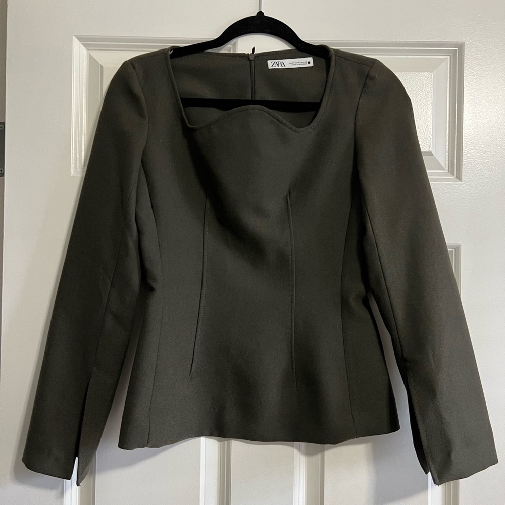 ZARA Viscose blend top. Curve neck with cuff slit sleeves.